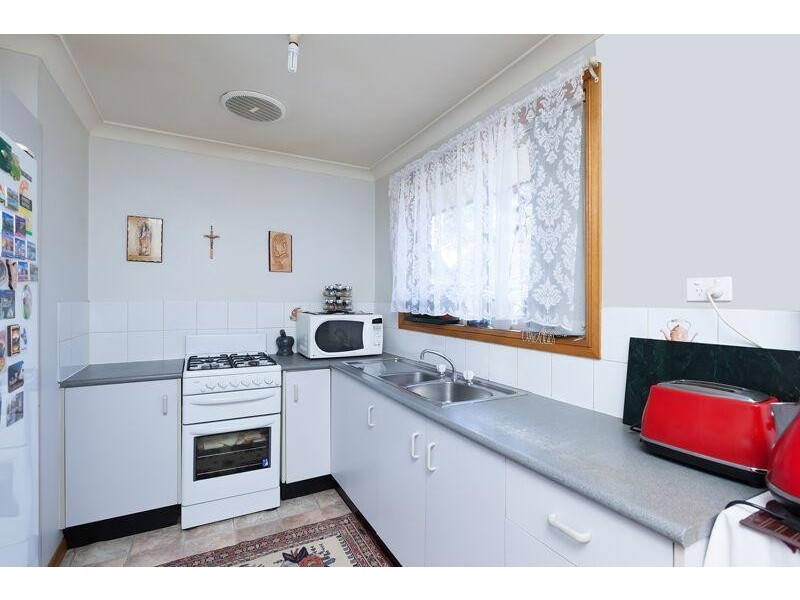 1/2 Cornelian  Avenue, Eagle Vale NSW 2558