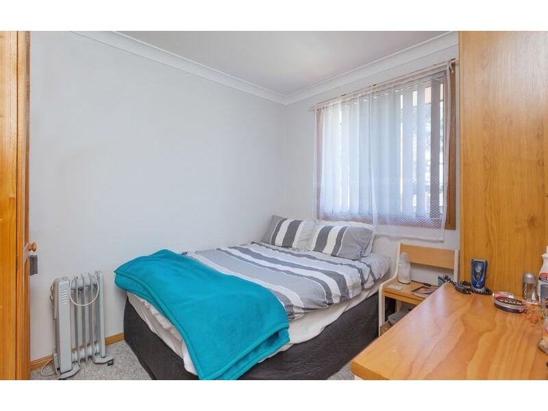 1/2 Cornelian  Avenue, Eagle Vale NSW 2558