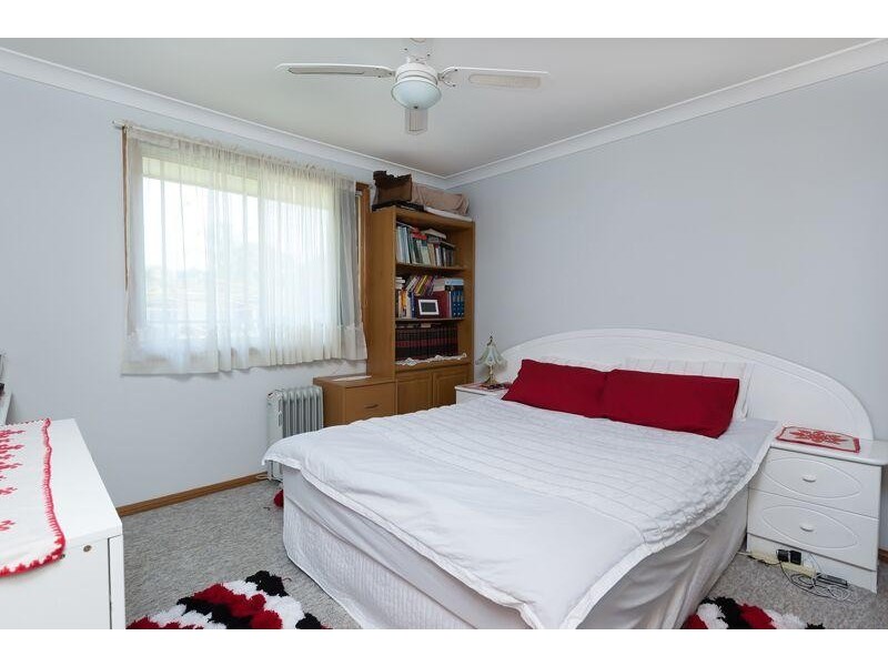 1/2 Cornelian  Avenue, Eagle Vale NSW 2558