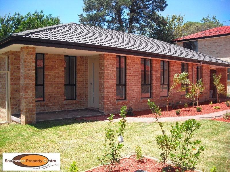 4/39 Surrey Street, Minto NSW 2566