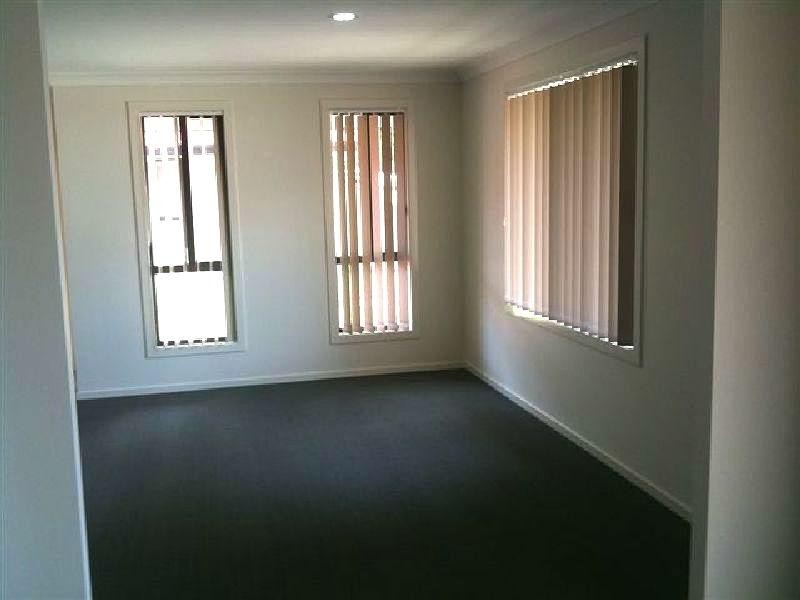 4/39 Surrey Street, Minto NSW 2566