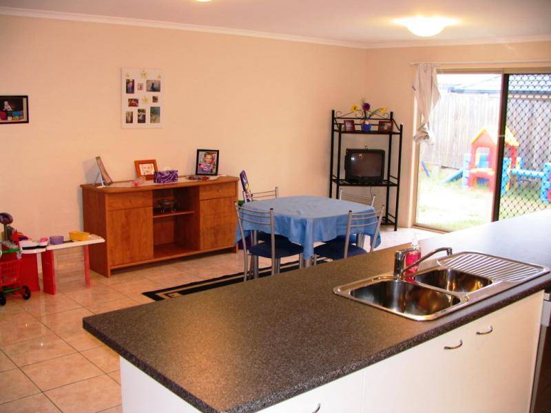 40 Hawthorne Street FOREST LAKE 4078, Forest Lake QLD 4078