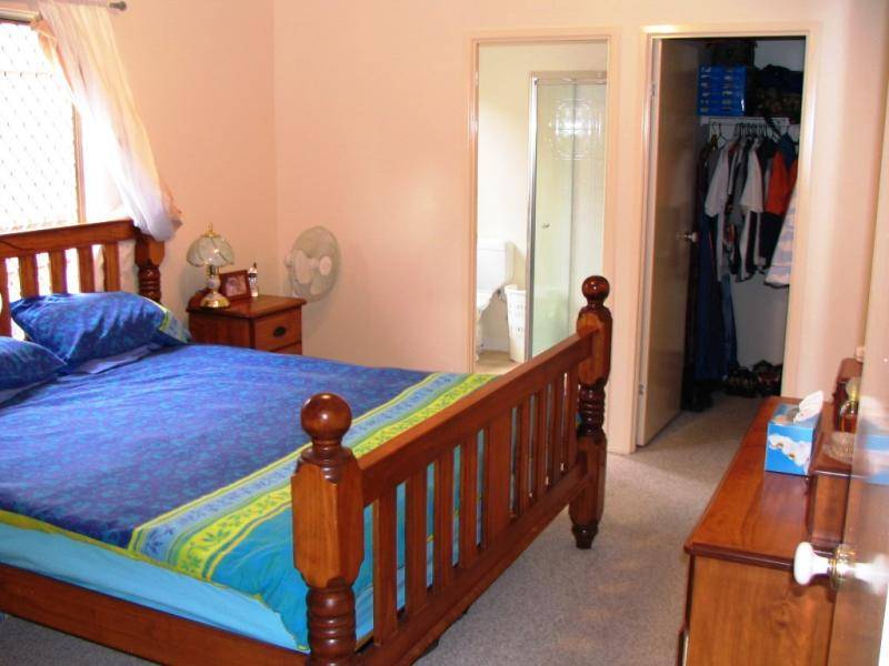 40 Hawthorne Street FOREST LAKE 4078, Forest Lake QLD 4078