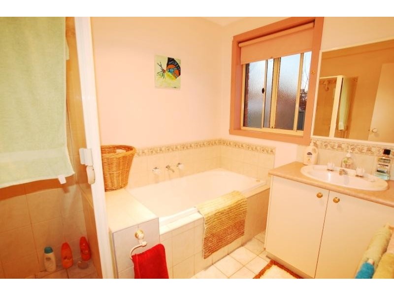 42 Larmer Street HOWLONG 2643, Howlong NSW 2643