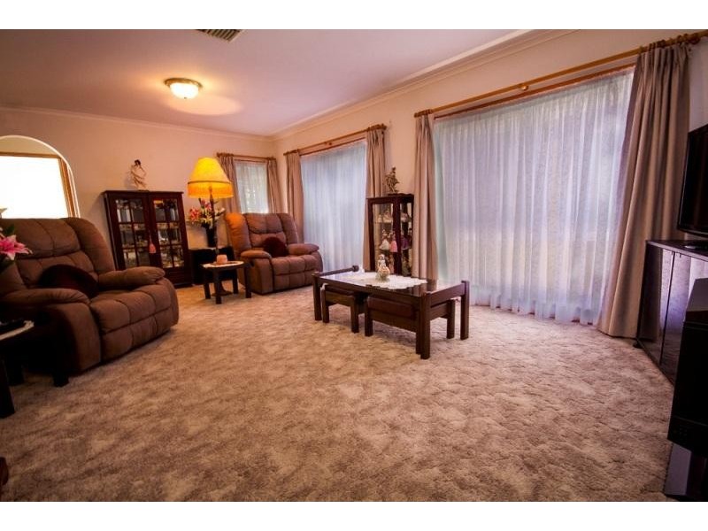 42 La Fontaine Avenue LAVINGTON 2641, Lavington NSW 2641