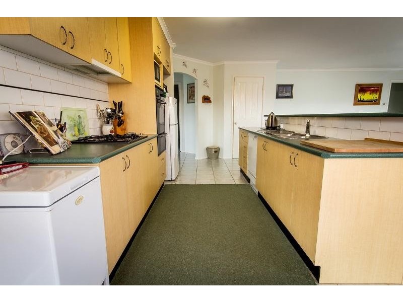 6 Hurworth Court WEST ALBURY 2640, West Albury NSW 2640