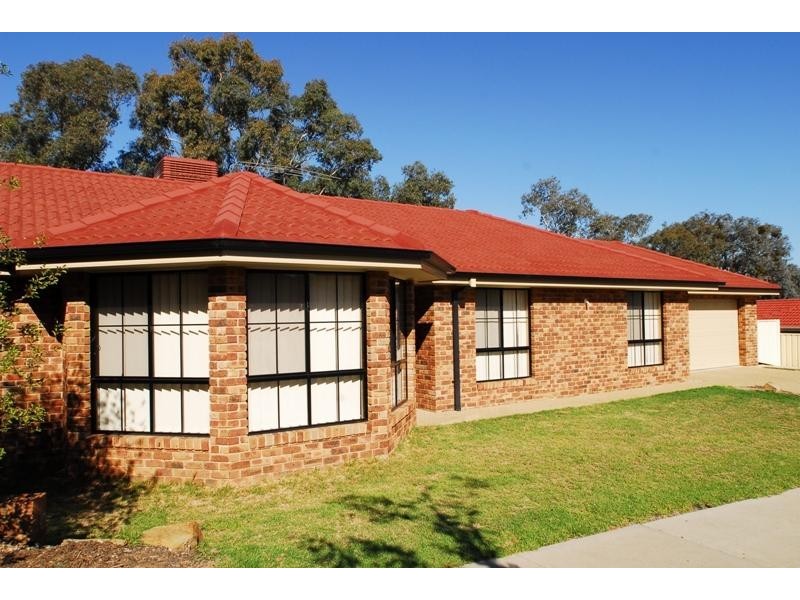 1 St Levans Circuit LAVINGTON 2641, Lavington NSW 2641