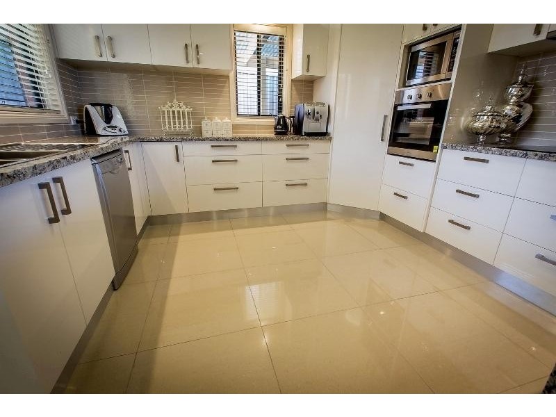 1 Briggs Court, West Albury NSW 2640