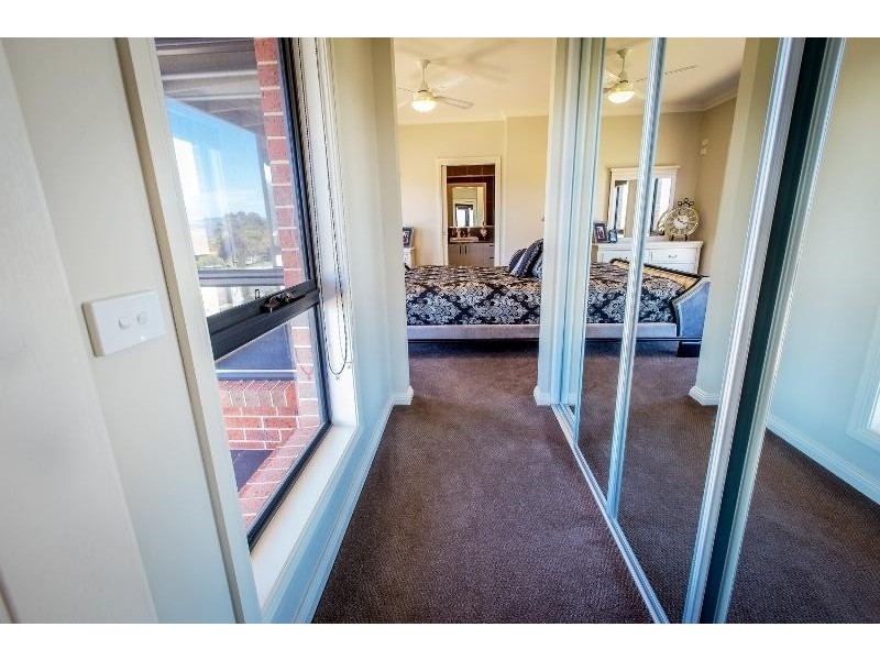 1 Briggs Court, West Albury NSW 2640