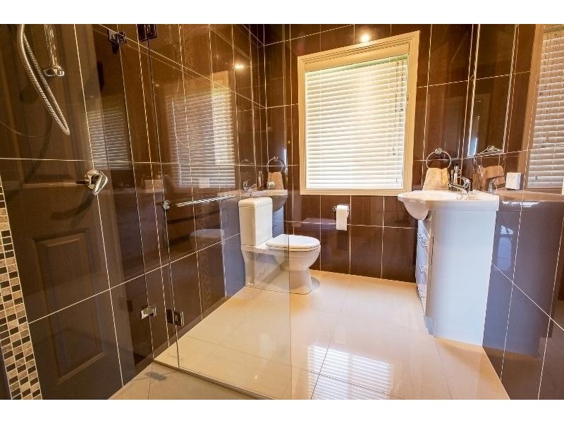 1 Briggs Court, West Albury NSW 2640