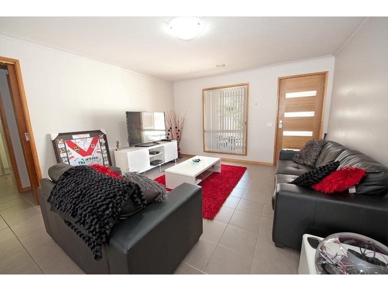 2/532-534 Hague Street, Lavington NSW 2641