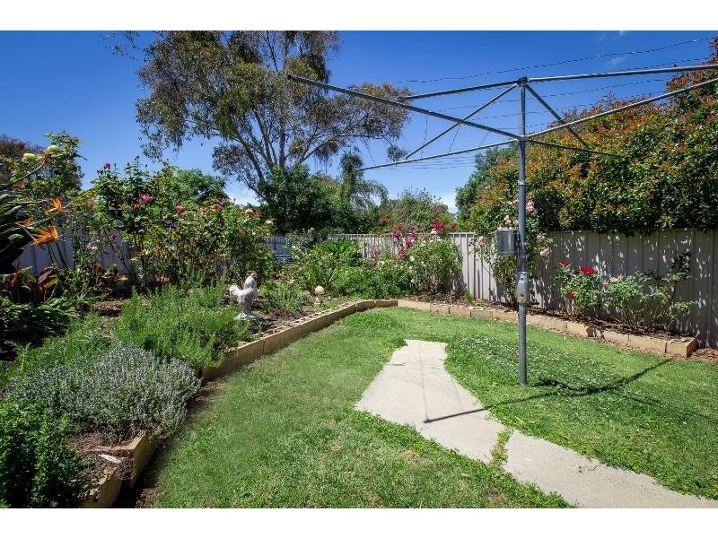 1 Alti Place, Lavington NSW 2641