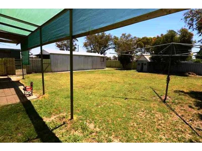 2 Elizabeth Street, Culcairn NSW 2660