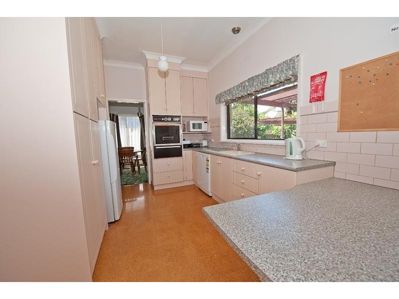 428 Parkview Crescent, Lavington NSW 2641