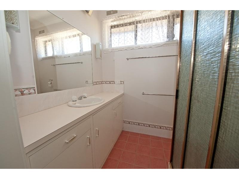 428 Parkview Crescent, Lavington NSW 2641