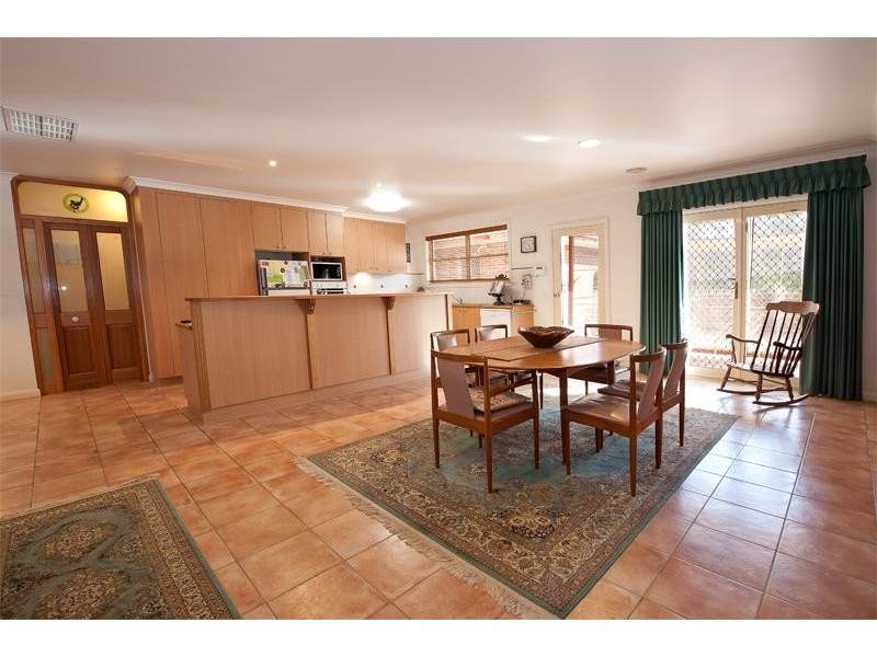4 Bindi Court, Lavington NSW 2641