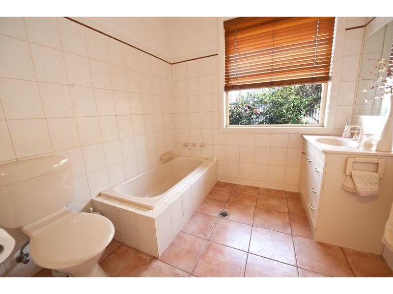 4 Bindi Court, Lavington NSW 2641