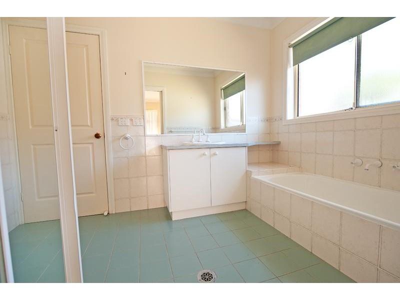 2/225 Alexandra Street, East Albury NSW 2640