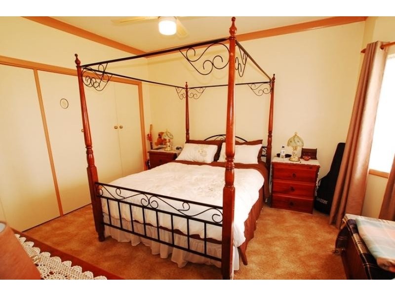 930 Tullimbar Street, North Albury NSW 2640