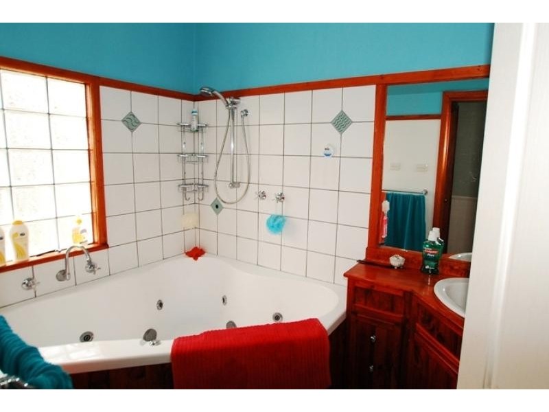 930 Tullimbar Street, North Albury NSW 2640