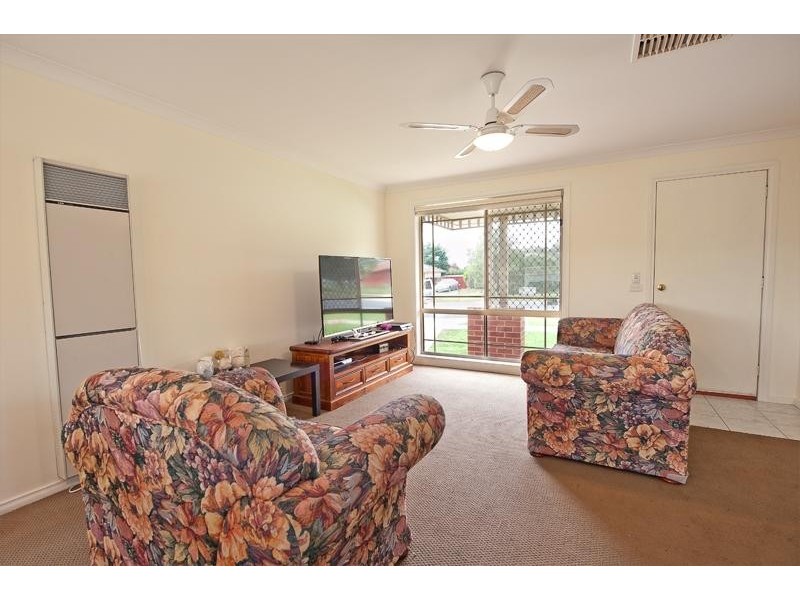 2/57 Kingfisher Drive, Wodonga VIC 3690