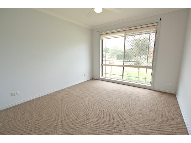 2/57 Kingfisher Drive, Wodonga VIC 3690