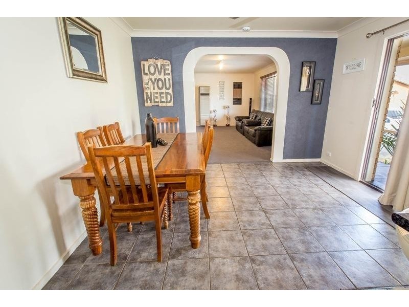 398 Lucinda Court, Lavington NSW 2641