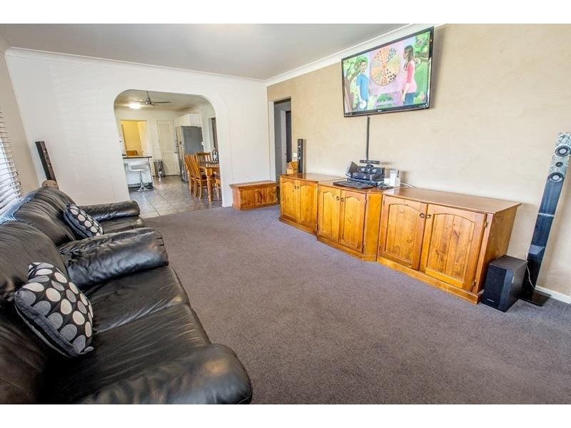 398 Lucinda Court, Lavington NSW 2641