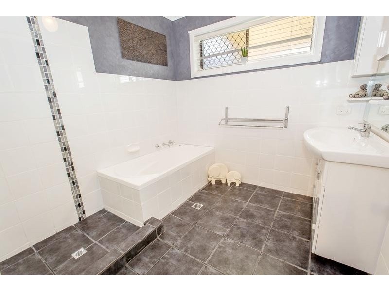 398 Lucinda Court, Lavington NSW 2641