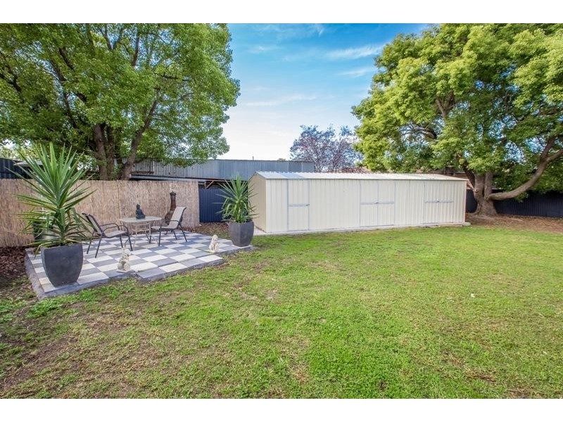 398 Lucinda Court, Lavington NSW 2641