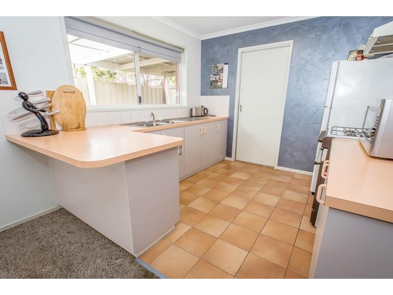 2/46 La Fontaine Avenue, Lavington NSW 2641