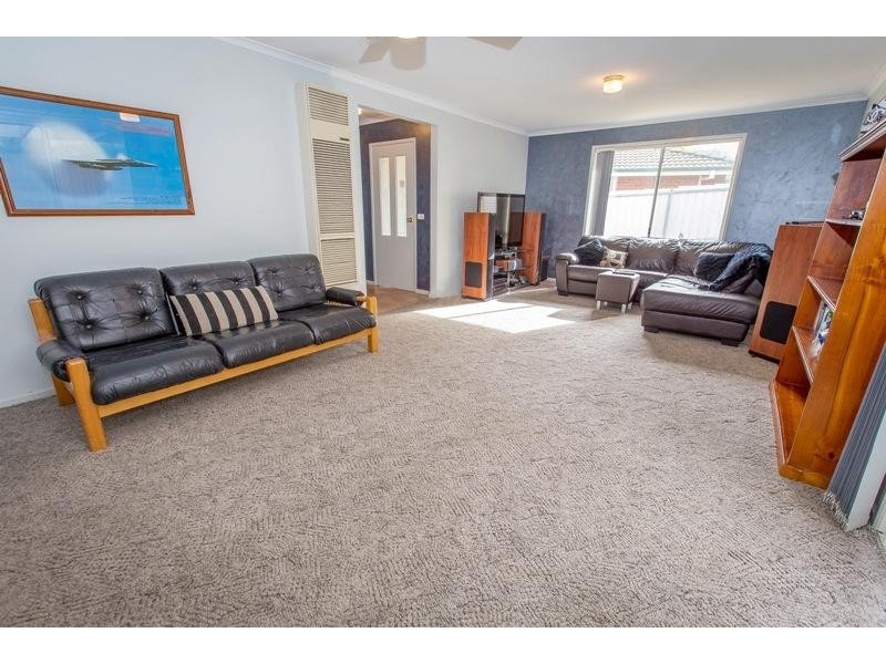 2/46 La Fontaine Avenue, Lavington NSW 2641