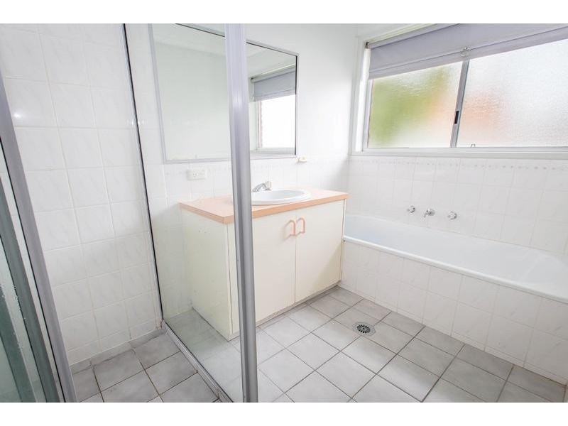 2/46 La Fontaine Avenue, Lavington NSW 2641