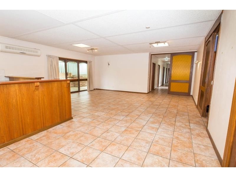 37 Western View Drive, West Albury NSW 2640