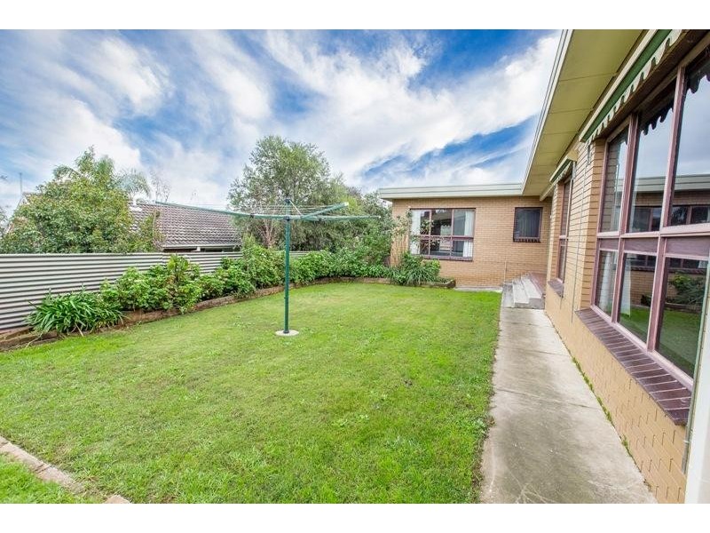 37 Western View Drive, West Albury NSW 2640