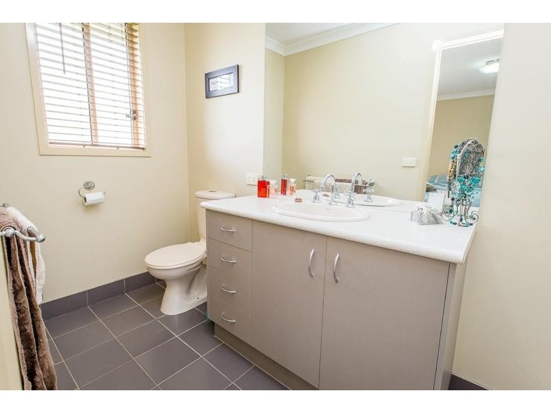 4 Snowgum Place, Thurgoona NSW 2640