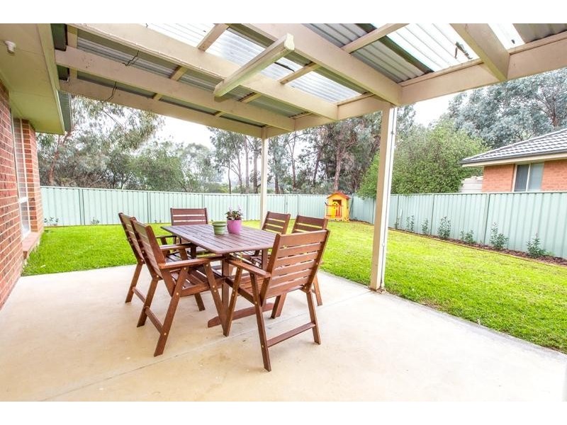 4 Snowgum Place, Thurgoona NSW 2640