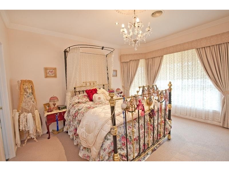 4 Kingfisher Court, East Albury NSW 2640