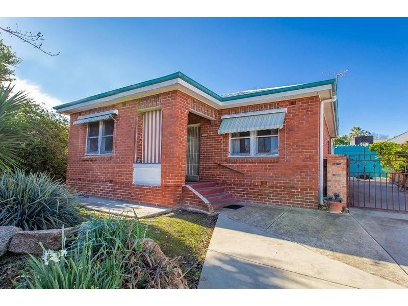 566 Schubach Street, East Albury NSW 2640