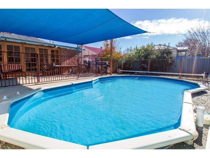 566 Schubach Street, East Albury NSW 2640