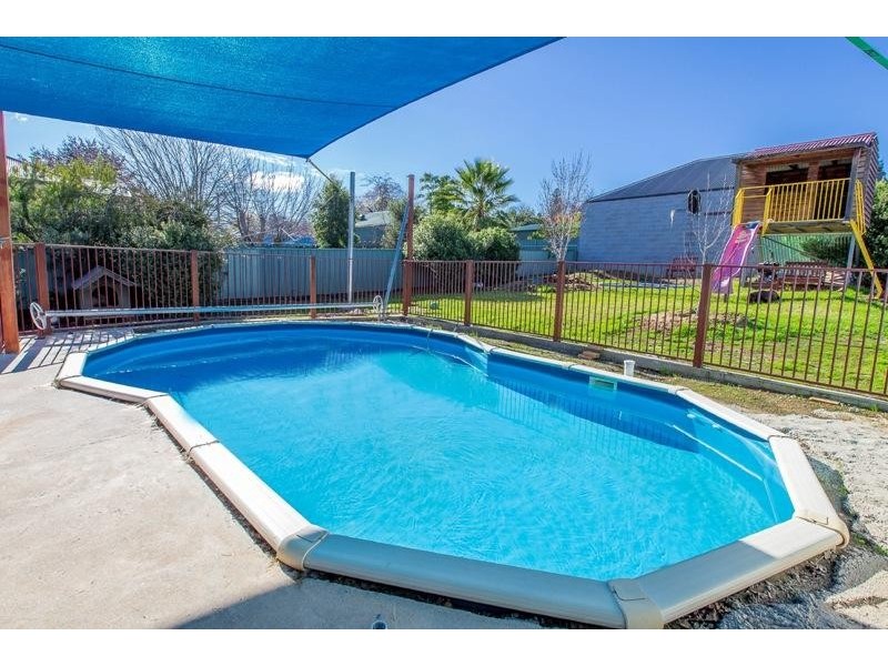 566 Schubach Street, East Albury NSW 2640