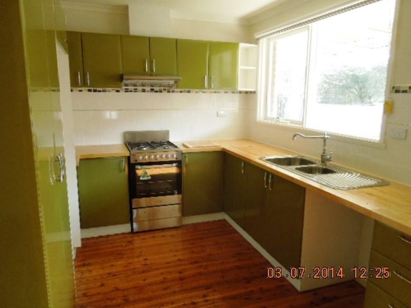 331 Parkland Crescent, Lavington NSW 2641