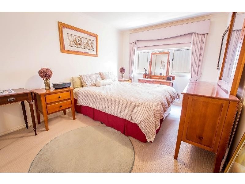 10 Hurworth Court, West Albury NSW 2640