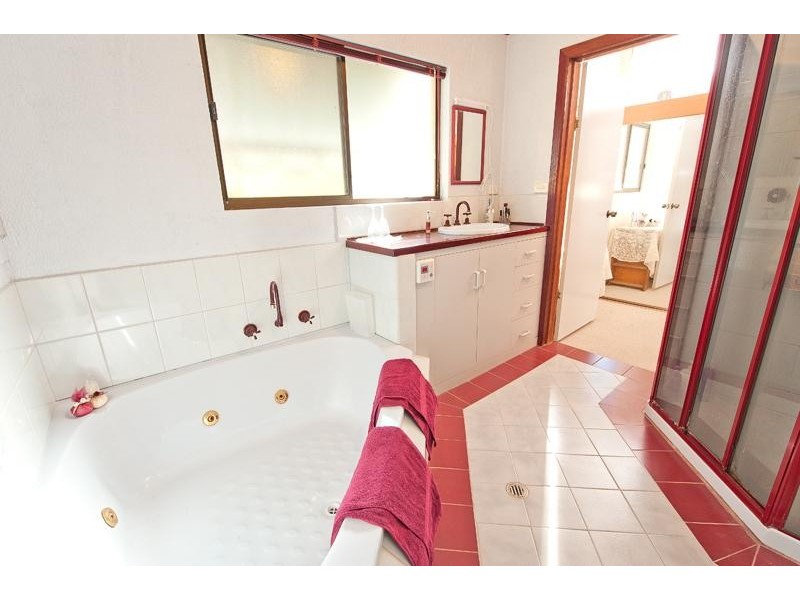 9 Ronald Place, East Albury NSW 2640