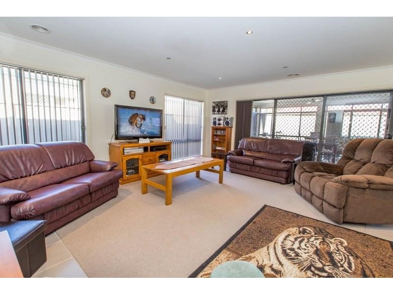 11 Garden Cove, West Wodonga VIC 3690