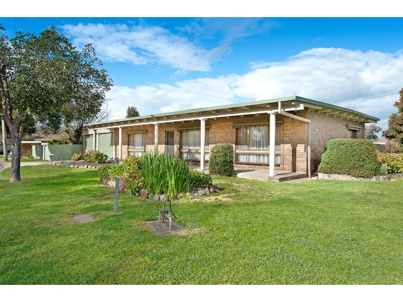 330 Balston Street, Lavington NSW 2641