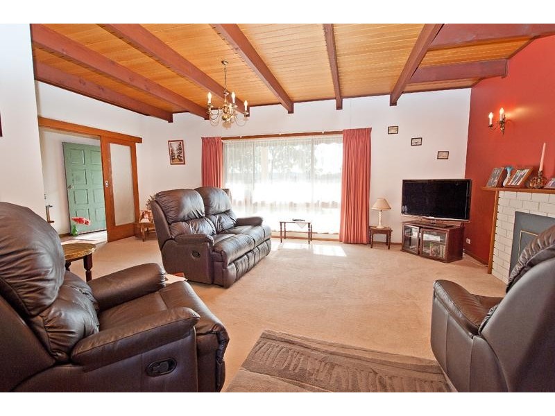 330 Balston Street, Lavington NSW 2641