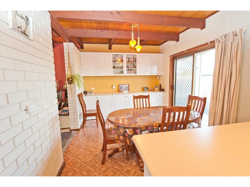 330 Balston Street, Lavington NSW 2641