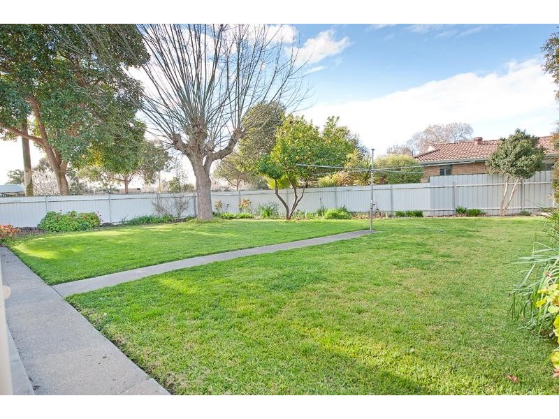 330 Balston Street, Lavington NSW 2641