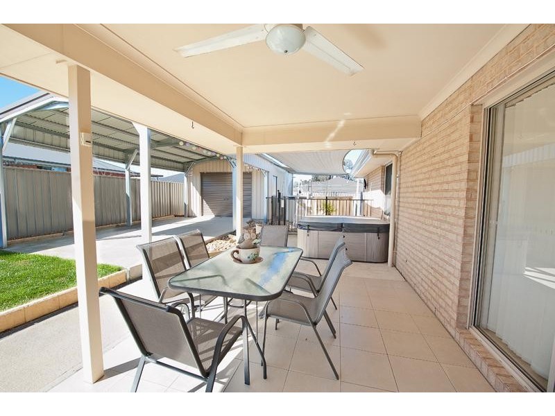 9 Oxford Drive, Thurgoona NSW 2640